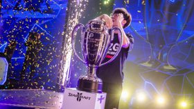 中国《星际争霸 2》选手 Oliveira（李培楠）夺得世界冠军 (新闻 星际争霸 2)